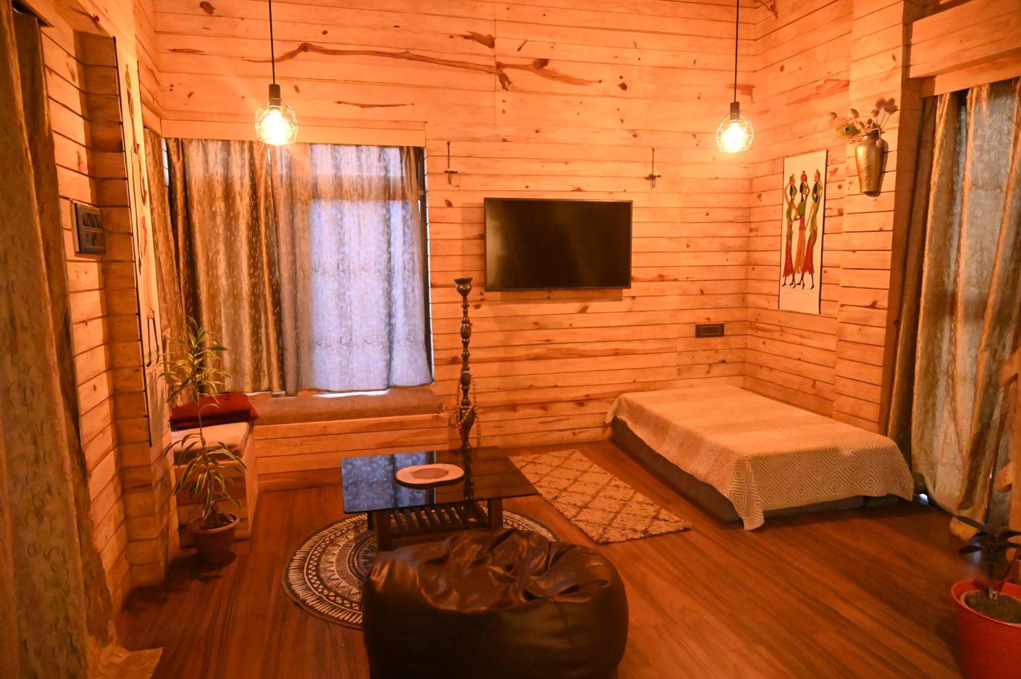 The Cabin By The Bayou Bed & Breakfast Guwahati Ngoại thất bức ảnh