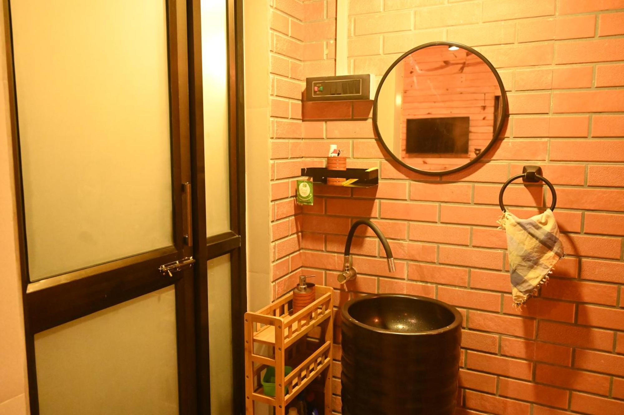 The Cabin By The Bayou Bed & Breakfast Guwahati Ngoại thất bức ảnh